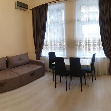Апартаменты В Центре Одессы 오데사 외부 사진